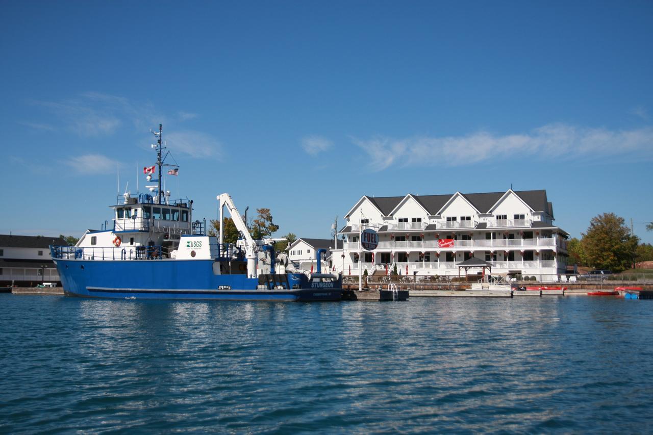 Sportsman'S Inn Resort & Marina Killarney Extérieur photo